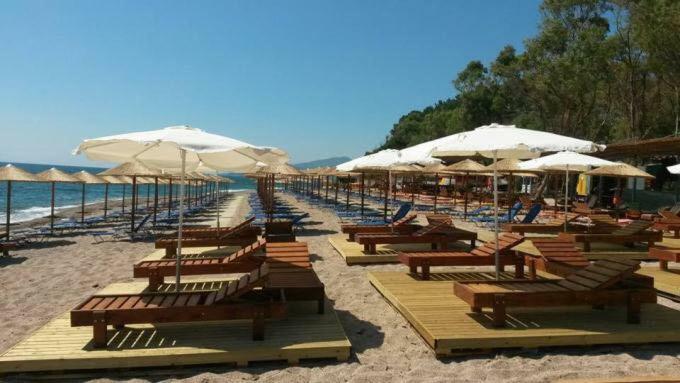 Burano Camping Beach-Bar Nea Thesi Extérieur photo